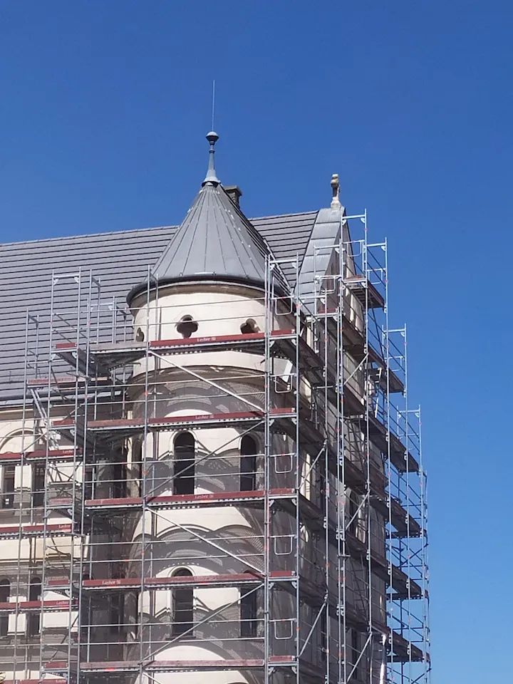 Historic building restoration with Walnut Creek Scaffolding Rental access systems