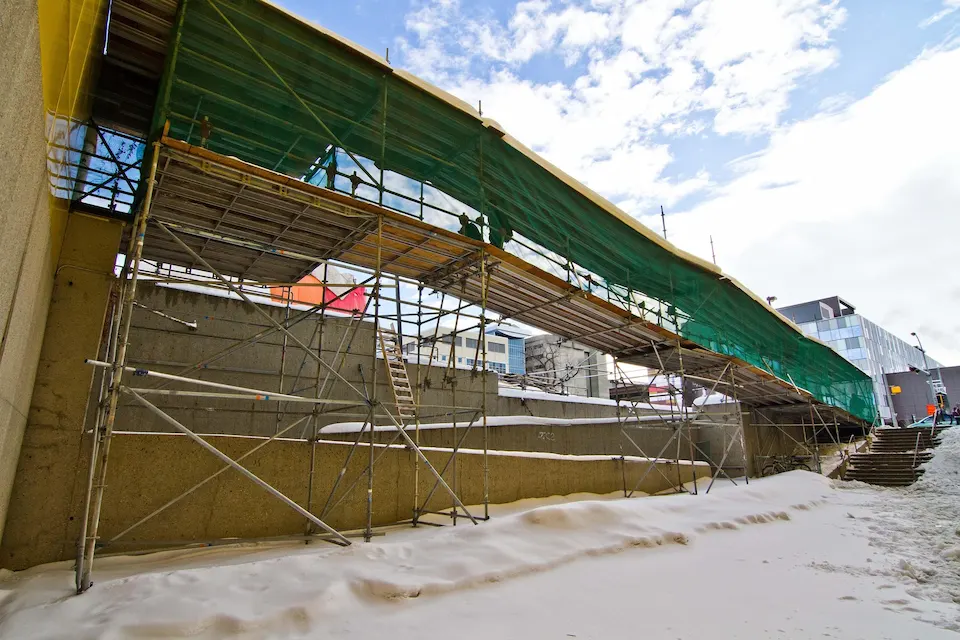 Walnut Creek Scaffolding Rental temporary covered scaffold walkway during construction