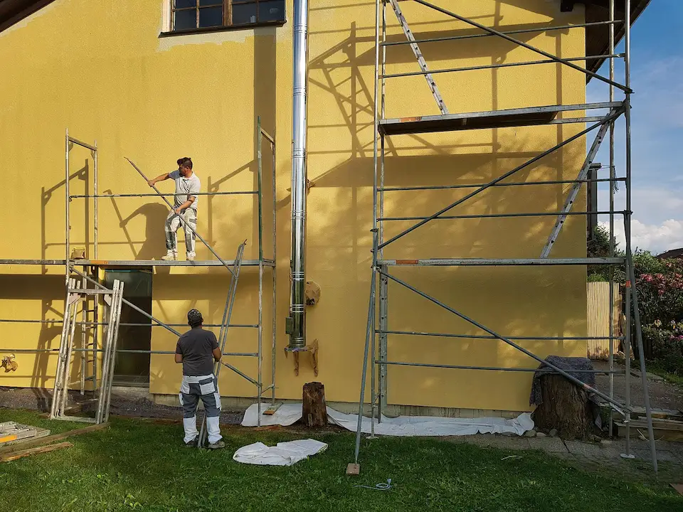 Walnut Creek Scaffolding Rental providing safe residential scaffold access for exterior home improvement work.
